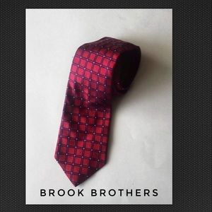 Brooks Brothers 346 100% Silk Red Tie 60"L 3.5"W
